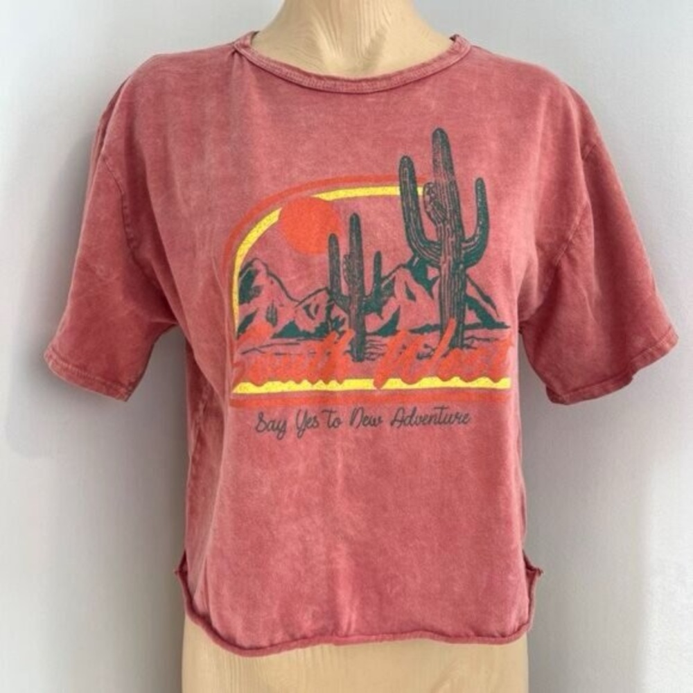 Caution to the Wind Womens Medium South West Landscape Red Cropped T-Shirt Top
